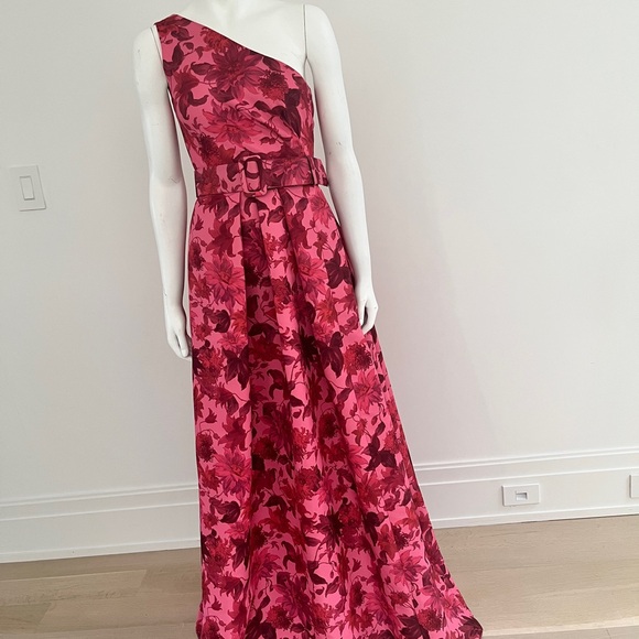 Sachin & Babi gown - Picture 3 of 4